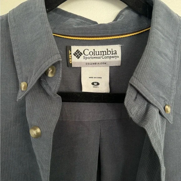 Columbia Button Up - Picture 2 of 3